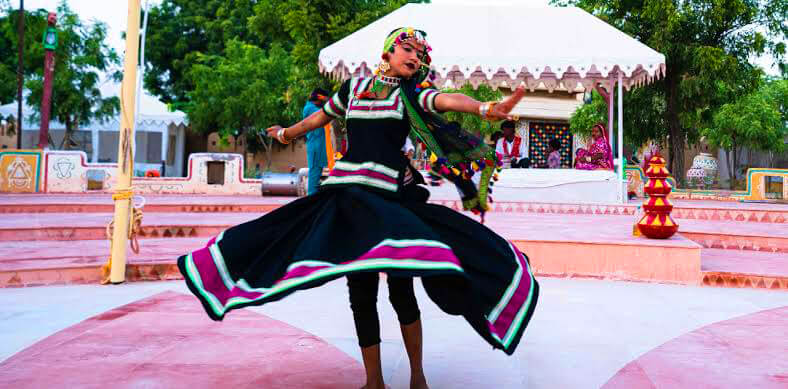 UNESCO listed Kalbeliya dance performers on stage